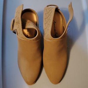 American eagle heels